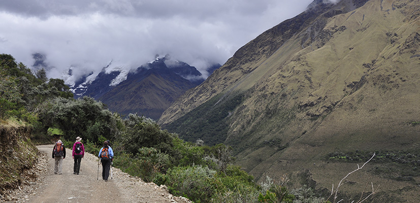 humantay mountain trekking